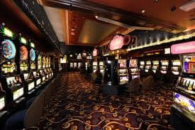 Jurassic Kingdom slot game reel display on mobile device